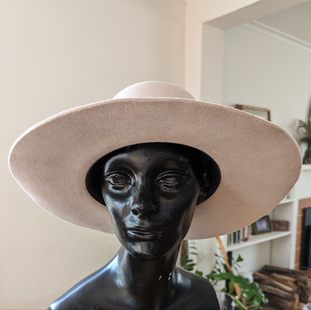 FREYA x Hampui Wool Felt Hat with Ribbon and Chain